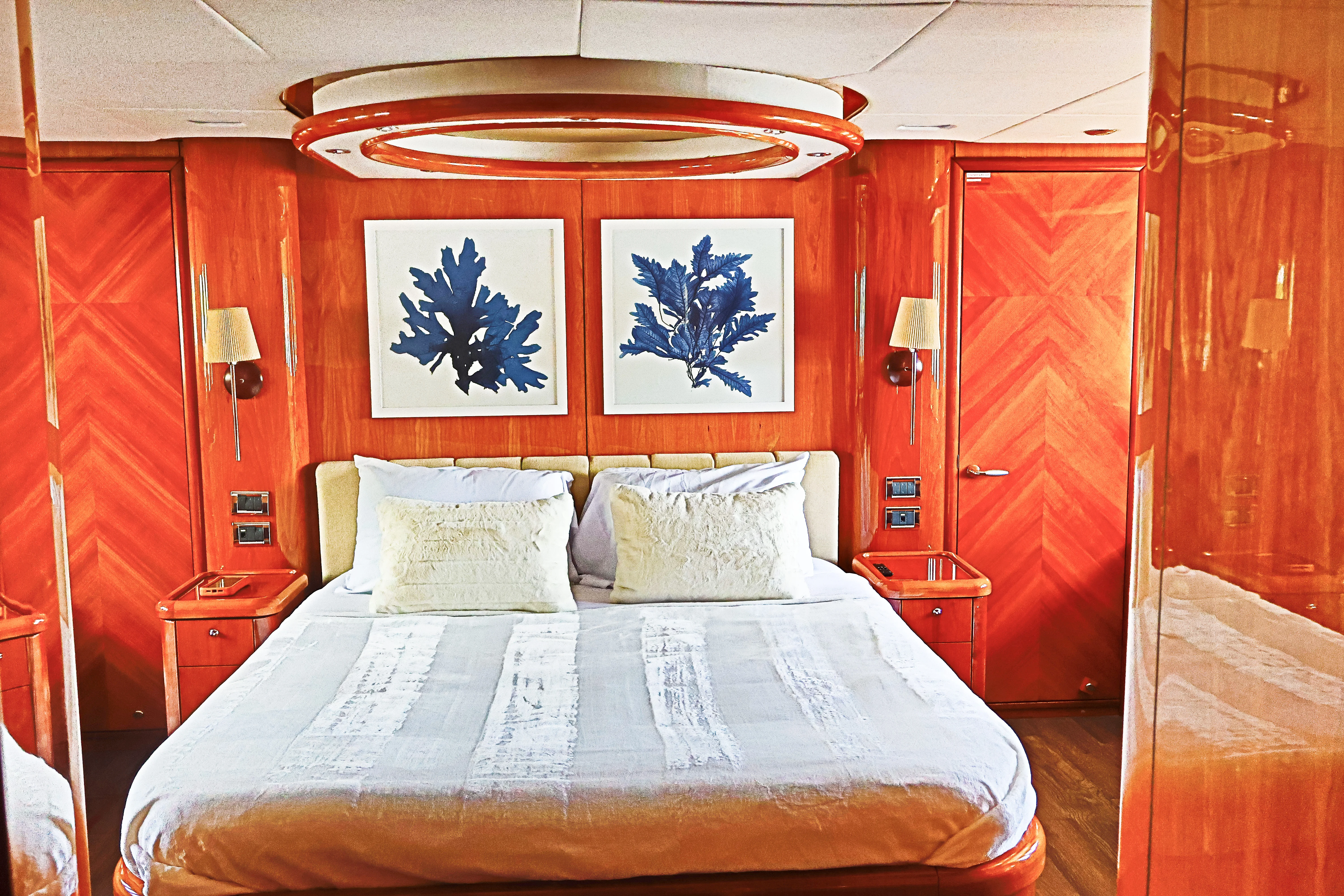 90ft Sunseeker Deep Blue master bedroom bed